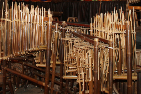 Alat musik angklung dari Jawa Barat terbuat dari bambu dan diakui UNESCO/Foto: Indonesia Kaya