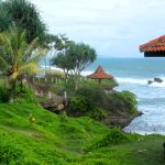 Batu Hiu Pangandaran, Panorama Laut dan Legenda Sirip Hiu