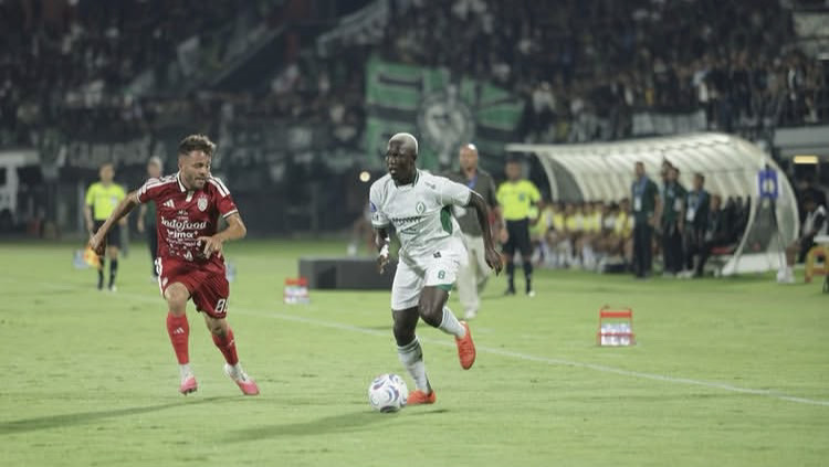 Gelandang PSS Sleman, Moussa Bagayoko (jersey putih)/Foto: Instagram Moussa Bagayoko