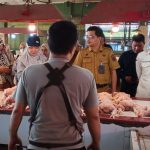 Pemantauan harga bahan pokok oleh TPID di Pasar Kayubulan Limboto Gorontalo/Foto: Media Center Gorontalo