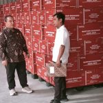 Kepala Dinsosdukcapil Provinsi Gorontalo, Reflin Buata, melakukan kunjungan Gudang Logistik Kementerian Sosial Regional Timur/Foto: Media Center Gorontalo