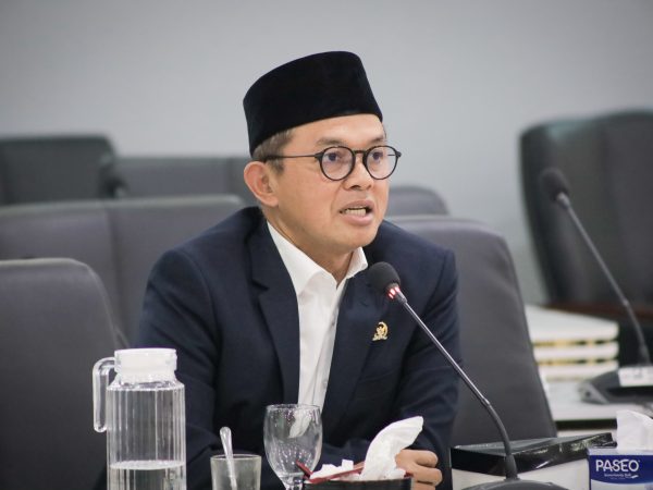 DPR Desak Azerbaijan Cabut Larangan Jilbab
