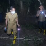 Wali kota Palangka Raya, Fairid meninjau, langsung penanganan kebakaran hutan dan lahan (Karhutla) di Kawasan Perkantoran Pemko Palangka Raya/Foto: Media Center Palangka Raya